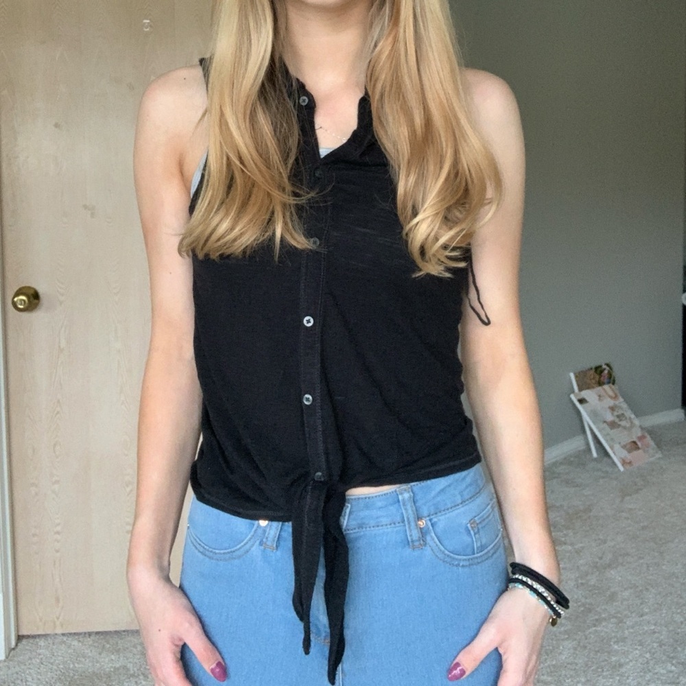 Black tied top